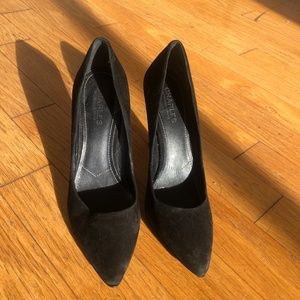 Charles David Black Suede Pumps